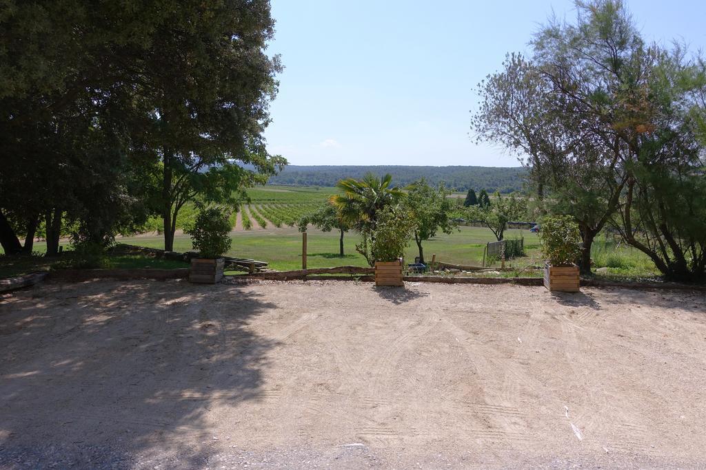 Bed and Breakfast Le Grand Saint Paul Rognes Exterior foto